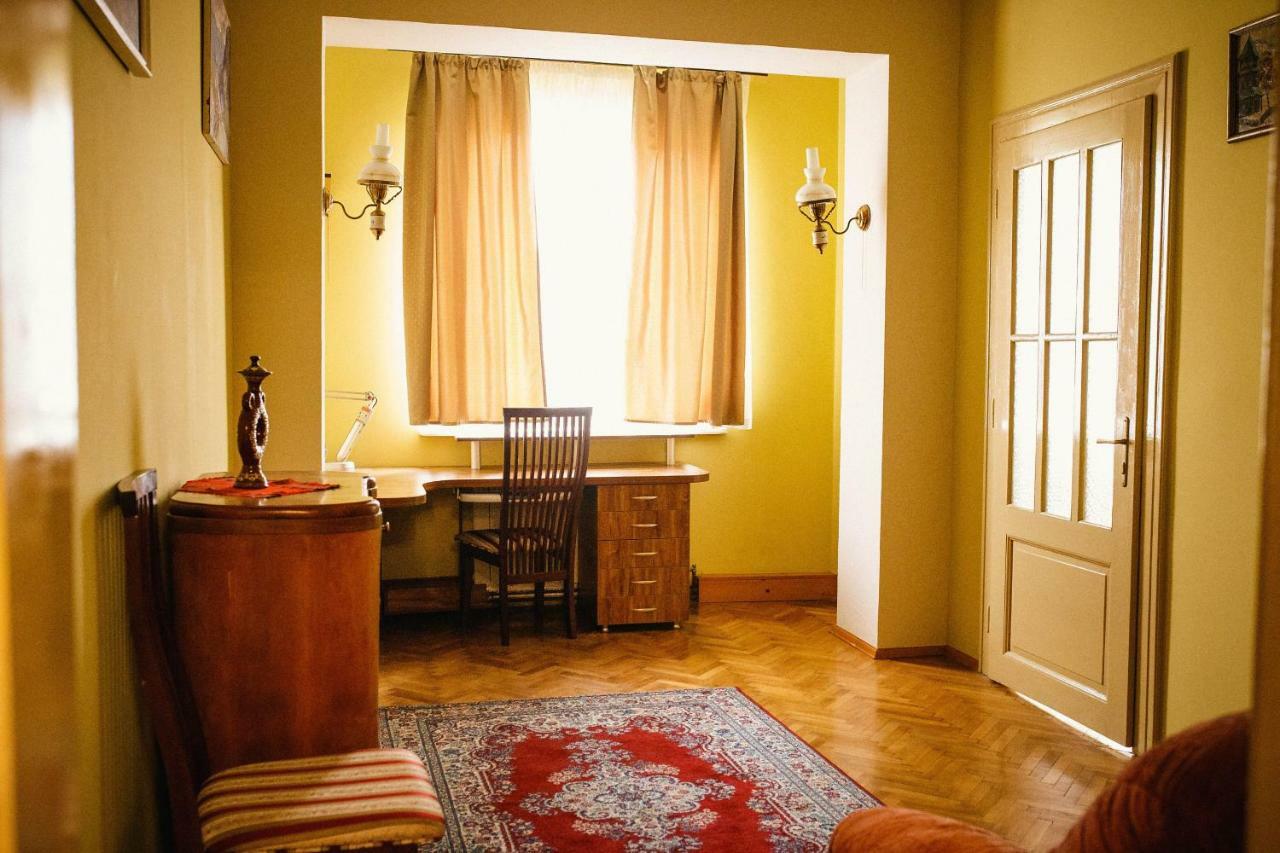 Historical center Apartment Ujhorod Exterior foto